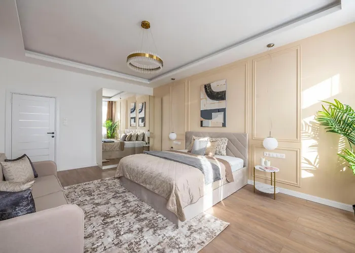 Luxury & Classy Central Apartment With 3Bedrm, 2Bathrm